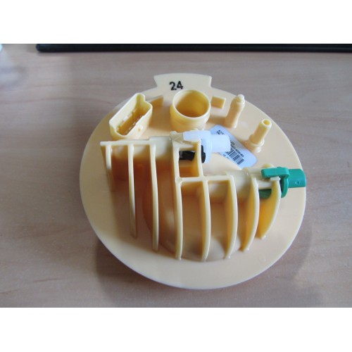 Dust cover for fuel tank 2.7 V6 2.7 V6 Dust cover for fuel tank 2.7 V6 2.7 V6