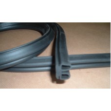 ROOF TO WINDSCREEN INNER SEAL